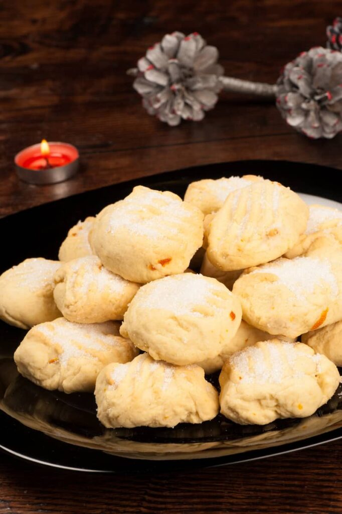 polvorones in a plate