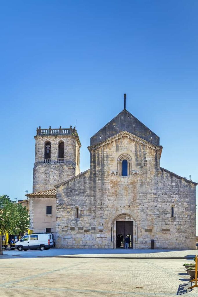  Church of Sant Pere in Besalu