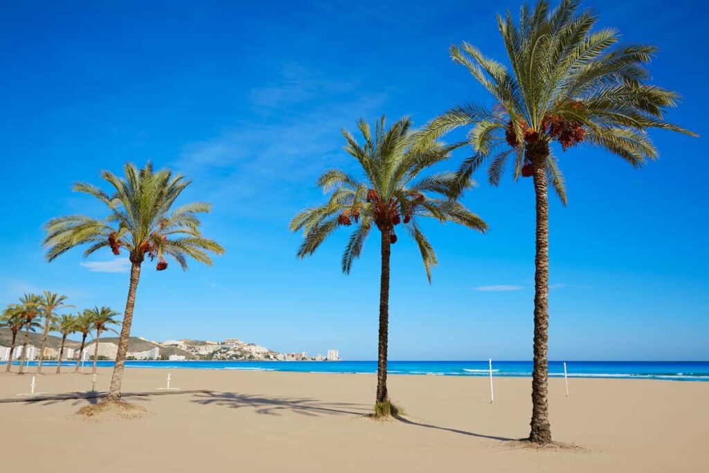 Las Arenas beach is a place to visit if you have how many days in Valencia