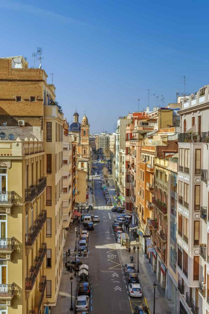 a street in Valencia which is safe