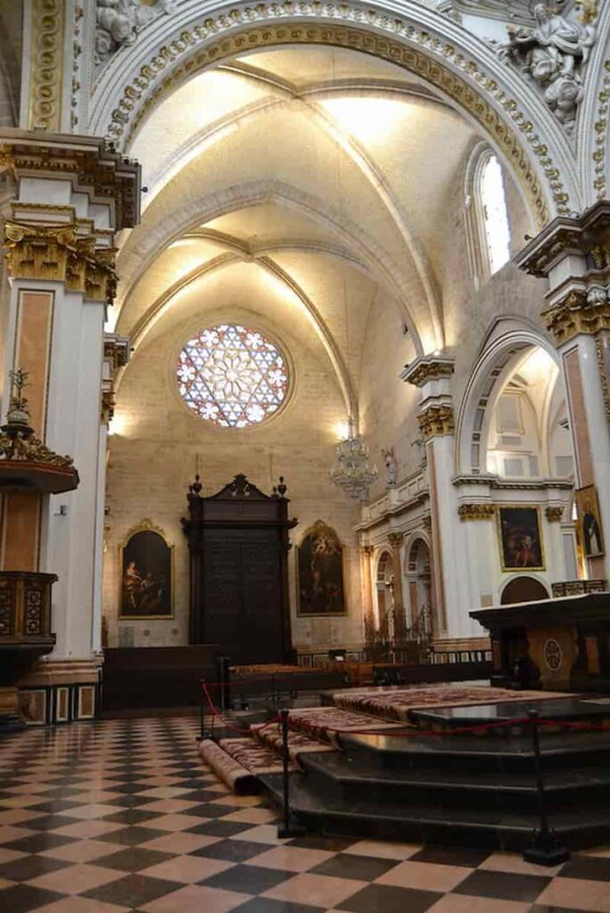 the interior of Valencia Cathedral