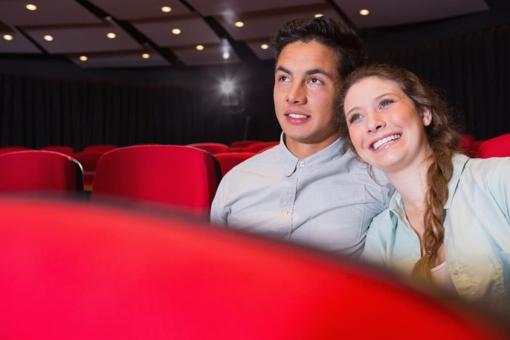 a couple in cinema that will affect their cost of living in Vaelncia