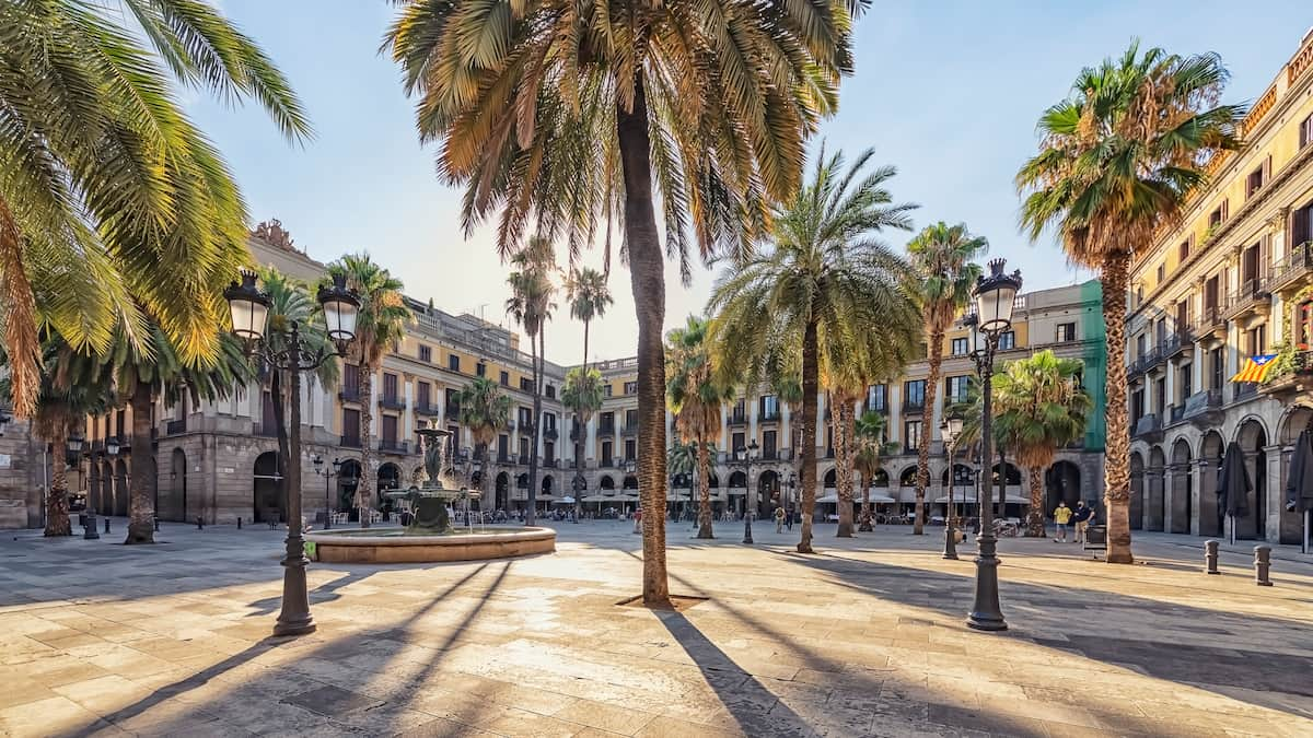 Plaza Reial as one of the best things to do on hot Barcelona summer days