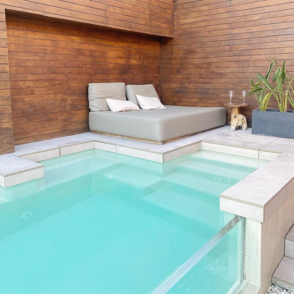 indoor pool area of one of the 4 star hotels in Barcelona