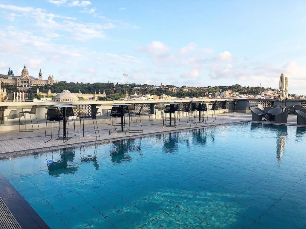 rooftop pool of one of the 4 star hotels in Barcelona