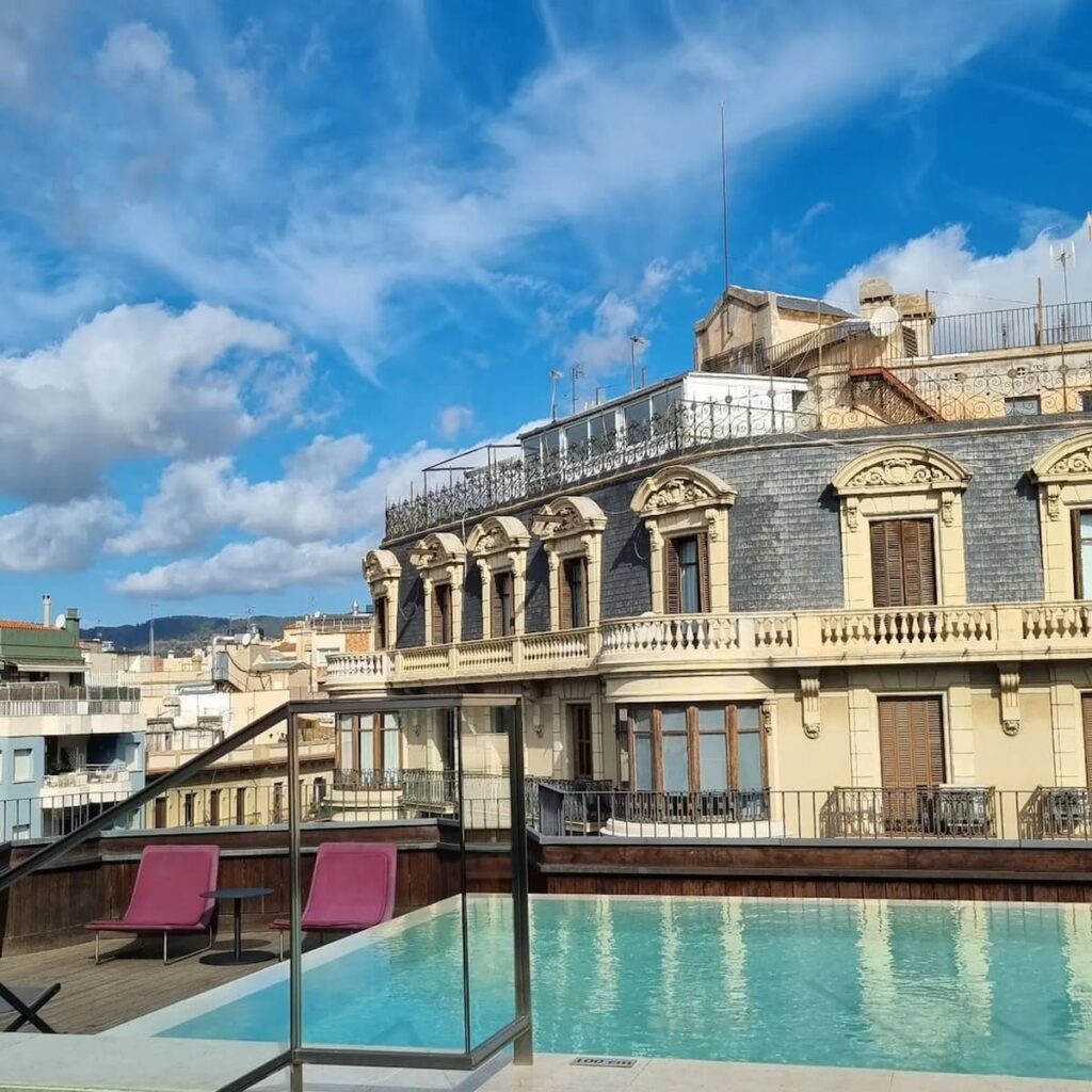 pool area of one of the 4 star hotels in Barcelona