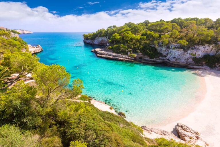 10 Best Islands Near Barcelona (You Have to Visit)