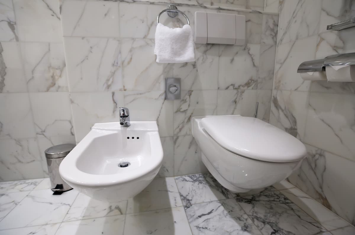 example of the toilets in Spain in terms of how you'll find a bidet in many Spanish bathrooms