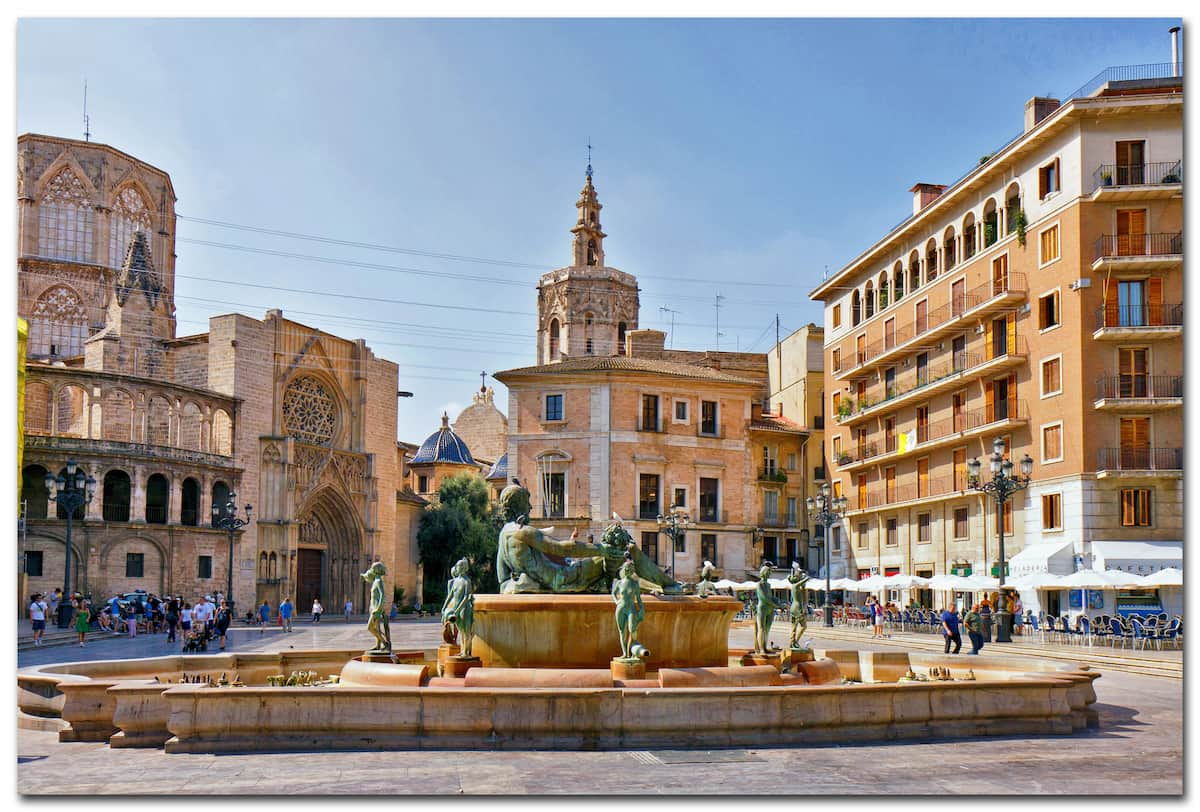 Plaza de la Virgen, a beautiful plaza in Valencia that's also the source of some fun facts about Valencia, Spain